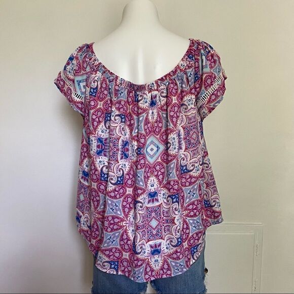 Belle + Sky Off Shoulder Top - Picture 4 of 6